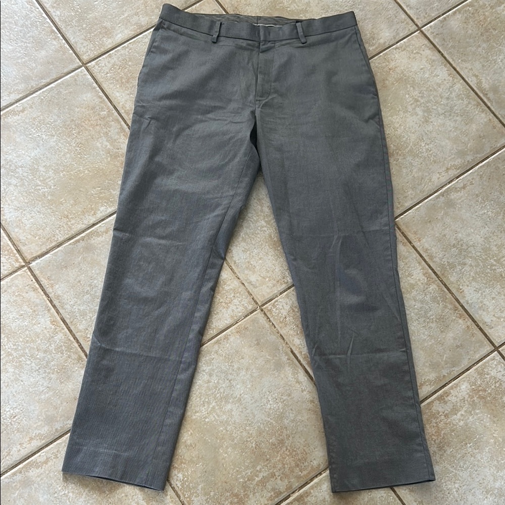 Banana Republic Standard Fit Grey Dress Pants Men's size 33W x 32L